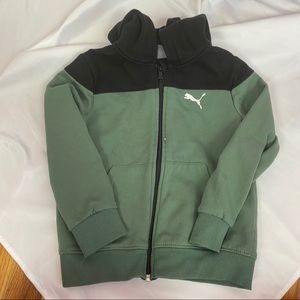 Puma Green and Black Child Sweatsuit, size 5